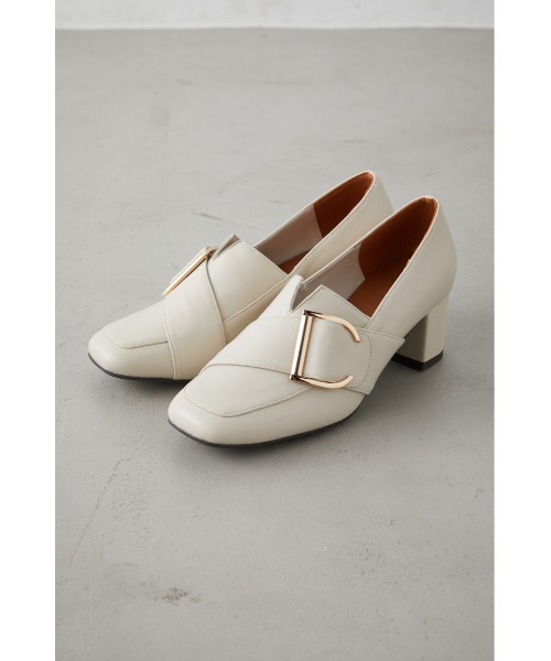 AZUL by moussy(アズールバイマウジー)の「DIAGONAL BELT BUCKLE LOAFER/ダイアゴナルベルトバックルローファー(ローファー・レディース・ブラック/ライトベージュ・LL/LARGE/MEDIUM/SMALL)」の2枚目の写真