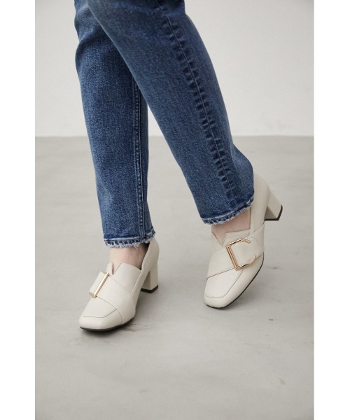 AZUL by moussy(アズールバイマウジー)の「DIAGONAL BELT BUCKLE LOAFER/ダイアゴナルベルトバックルローファー(ローファー・レディース・ブラック/ライトベージュ・LL/LARGE/MEDIUM/SMALL)」の7枚目の写真