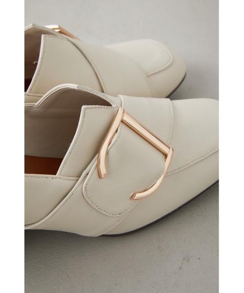 AZUL by moussy(アズールバイマウジー)の「DIAGONAL BELT BUCKLE LOAFER/ダイアゴナルベルトバックルローファー(ローファー・レディース・ブラック/ライトベージュ・LL/LARGE/MEDIUM/SMALL)」の12枚目の写真