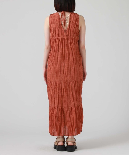 archives(アルシーヴ)の「ワッシャーノースリワンピース(ワンピース・レディース・レンガ/ブラック/パープル/アイボリー・MEDIUM)」の17枚目の写真