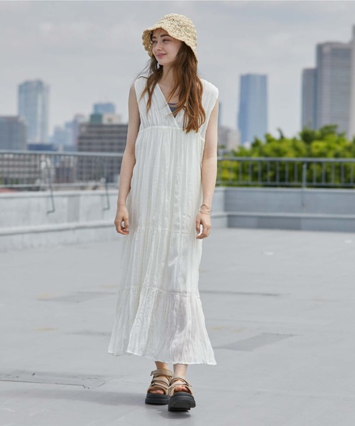 archives(アルシーヴ)の「ワッシャーノースリワンピース(ワンピース・レディース・レンガ/ブラック/パープル/アイボリー・MEDIUM)」の5枚目の写真