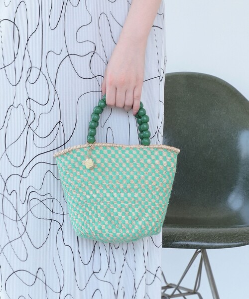 Ray BEAMS（レイビームス）の「Larone / ビーズ ハンドル バッグ（かごバッグ・レディース・ブラック/グリーン・ONE SIZE）」の6枚目の写真