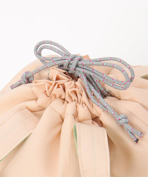 LBC（エルビーシー）の「保冷巾着無地トートバッグ（トートバッグ・レディース・ブラック/ベージュ・FREE）」の8枚目の写真