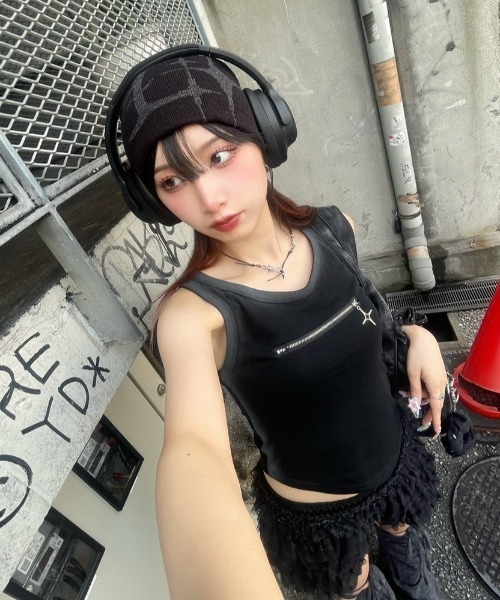 XU(エックスユー)の「【Never mind the XU】design beanie 2 / 【ネバーマインド ザ エックスユー】デザインニット帽子(ニットキャップ/ビーニー・メンズ・アイボリー/ブラック/グレー・ONE SIZE)」の11枚目の写真