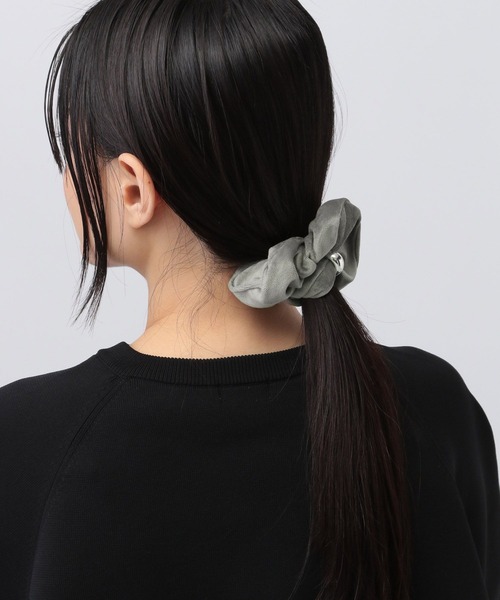 グレー ベルベット シュシュ A part by（アパートバイ）の「リングツキベロアシュシュ
