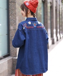 フラワー刺繍デニムシャツ