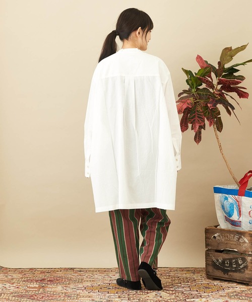 CUBE SUGAR（キューブシュガー）の「無地コットンダンプバンドカラービッグシャツ（シャツ/ブラウス・レディース・グレー/ピンク/ホワイト/ライム/ベージュ・M）」の8枚目の写真