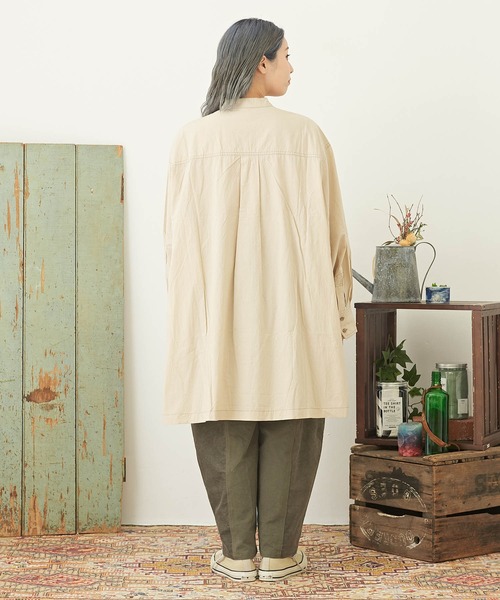 CUBE SUGAR（キューブシュガー）の「無地コットンダンプバンドカラービッグシャツ（シャツ/ブラウス・レディース・グレー/ピンク/ホワイト/ライム/ベージュ・M）」の15枚目の写真