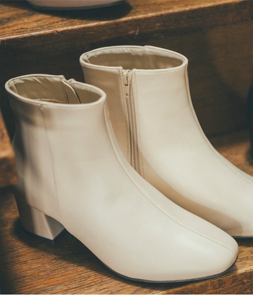 KOBE LETTUCE(コウベレタス)の「ショートブーツ(ブーツ・レディース・ダークブラウン/グレイッシュベージュ/アイボリー/ブラック・LL/L/3L/S/M/SS)」の5枚目の写真