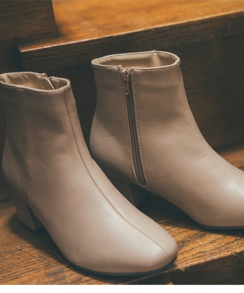 KOBE LETTUCE(コウベレタス)の「ショートブーツ(ブーツ・レディース・ダークブラウン/グレイッシュベージュ/アイボリー/ブラック・LL/L/3L/S/M/SS)」の9枚目の写真