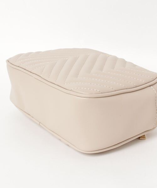 CECIL McBEE（セシルマクビー）の「キルトバッグ　ショルダー（ショルダーバッグ・レディース・ベージュ/ブラック・F）」の4枚目の写真