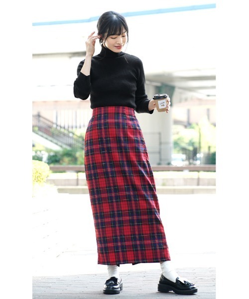 zootie（ズーティー）の「【新感覚のなめらかタッチ！】チクチクしない なめらかリブニット［タートルネック］（ニット/セーター・レディース・レッド/ライトベージュ/ブラック/ロイヤルブルー/ブラウン/チャコール/ライトピンク/杢グレー/アイボリー/ダークカーキ/イエロー系その他/ネイビー・LL/L/M）」の22枚目の写真