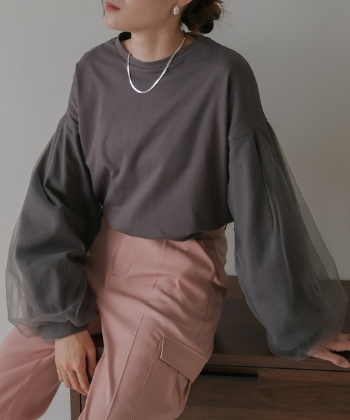 Bab(バブ)の「シアーボリュームスリーブトップス(Tシャツ/カットソー・レディース・チャコールグレー/オフホワイト/ブラック・M)」の3枚目の写真