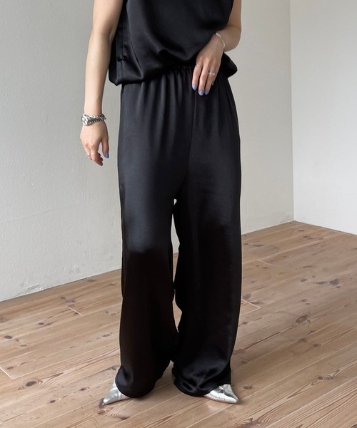 wee9s(ウィークス)の「relax satin pants / リラックスサテンパンツ(その他パンツ・レディース・ホワイト/クリーム/ブラック・FREE/LONG)」の9枚目の写真