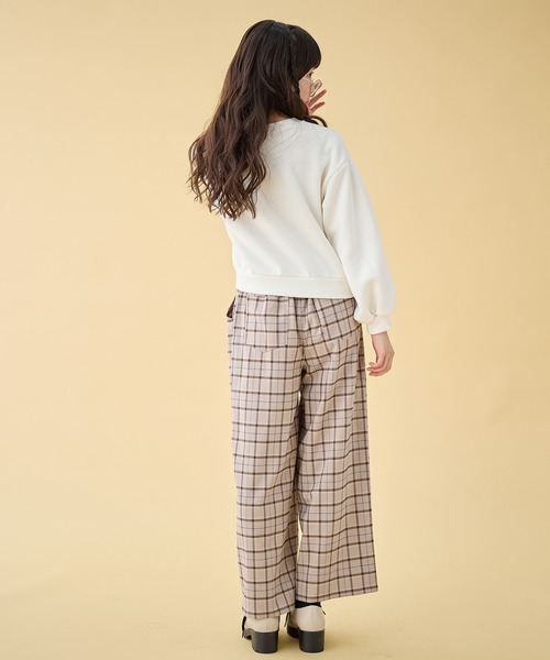 Amourire girl（アムリールガール）の「ハート刺繍/リボンモチーフ 裏起毛ぽわん袖トレーナー/スウェット(130cm～160cm)（スウェット・キッズ・オフホワイト/グリーン/ブラック/ピンク/ホワイト系その他・130cm/140cm/150cm/160cm）」の11枚目の写真