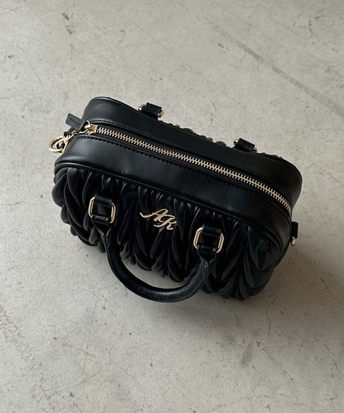 archives(アルシーヴ)の「ウェーブキルトミニボストン(ボストンバッグ・レディース・ブラック/グレー/アイボリー・FREE)」の2枚目の写真