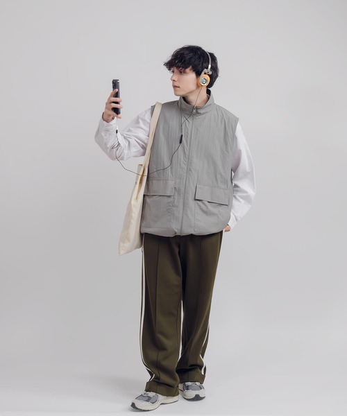 MUHET(ミュエータ)の「2WAYリバーシブルベスト(ベスト・レディース・カーキ/ブラウン/ネイビー・MEDIUM/X-LARGE)」の21枚目の写真
