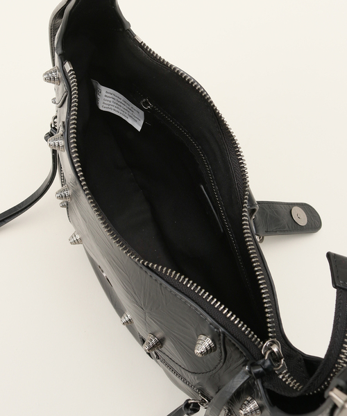 JW PEI（ジェイダブリューペイ）の「【JW PEI / ジェイダブリューペイ】 Tessa Crushed Shoulder Bag：ショルダーバッグ（ショルダーバッグ・レディース・ブラック・FREE）」の8枚目の写真