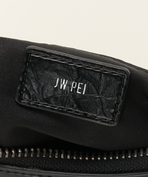 JW PEI（ジェイダブリューペイ）の「【JW PEI / ジェイダブリューペイ】 Tessa Crushed Shoulder Bag：ショルダーバッグ（ショルダーバッグ・レディース・ブラック・FREE）」の18枚目の写真