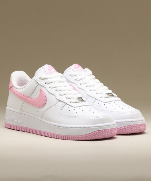 NIKE(ナイキ)の「NIKE AIR FORCE 1 '07 / ナイキ エア フォース 1 '07 【SP】(スニーカー・メンズ・ホワイト/ホワイト系その他2/ホワイト系その他・25.0cm/26.0cm/27.0cm/28.5cm/24.5cm/28.0cm/27.5cm/25.5cm/24.0cm/30.0cm/26.5cm/29.0cm)」の17枚目の写真