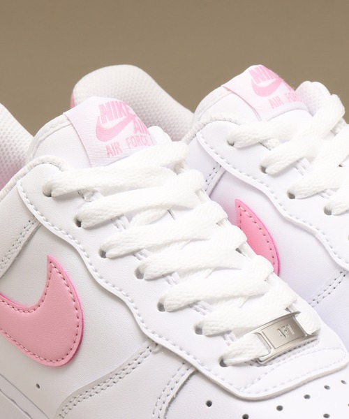 NIKE(ナイキ)の「NIKE AIR FORCE 1 '07 / ナイキ エア フォース 1 '07 【SP】(スニーカー・メンズ・ホワイト/ホワイト系その他2/ホワイト系その他・25.0cm/26.0cm/27.0cm/28.5cm/24.5cm/28.0cm/27.5cm/25.5cm/24.0cm/30.0cm/26.5cm/29.0cm)」の20枚目の写真