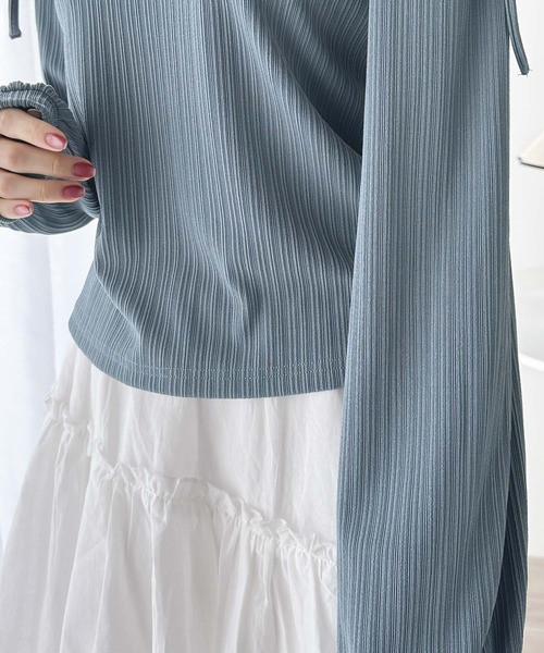 mily bilet(ミウィビレット)の「【mily bilet】ヘルシーな肌見せが今っぽい!肩開きリボン使いハイネックカットソー(Tシャツ/カットソー・レディース・アイボリー/ブラック/ブルー・LARGE/X-LARGE/SMALL/MEDIUM)」の8枚目の写真