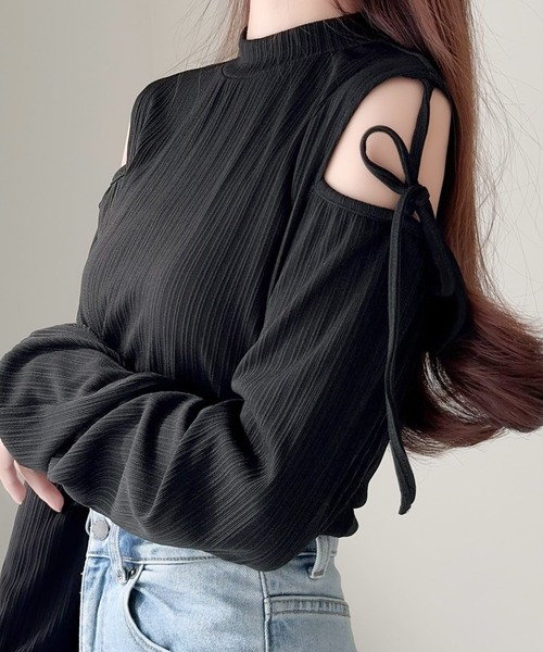 mily bilet(ミウィビレット)の「【mily bilet】ヘルシーな肌見せが今っぽい!肩開きリボン使いハイネックカットソー(Tシャツ/カットソー・レディース・アイボリー/ブラック/ブルー・LARGE/X-LARGE/SMALL/MEDIUM)」の16枚目の写真
