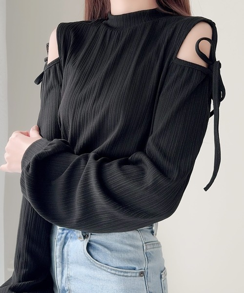 mily bilet(ミウィビレット)の「【mily bilet】ヘルシーな肌見せが今っぽい!肩開きリボン使いハイネックカットソー(Tシャツ/カットソー・レディース・アイボリー/ブラック/ブルー・LARGE/X-LARGE/SMALL/MEDIUM)」の14枚目の写真