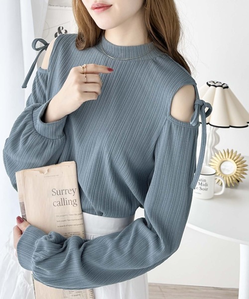 mily bilet(ミウィビレット)の「【mily bilet】ヘルシーな肌見せが今っぽい!肩開きリボン使いハイネックカットソー(Tシャツ/カットソー・レディース・アイボリー/ブラック/ブルー・LARGE/X-LARGE/SMALL/MEDIUM)」の9枚目の写真