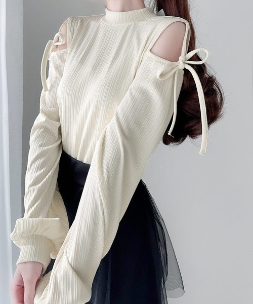 mily bilet(ミウィビレット)の「【mily bilet】ヘルシーな肌見せが今っぽい!肩開きリボン使いハイネックカットソー(Tシャツ/カットソー・レディース・アイボリー/ブラック/ブルー・LARGE/X-LARGE/SMALL/MEDIUM)」の20枚目の写真