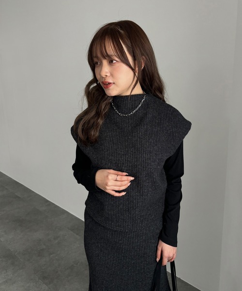 セットアップ スカート 黒 ニット ベスト ISOOK アイスー の ISOOK