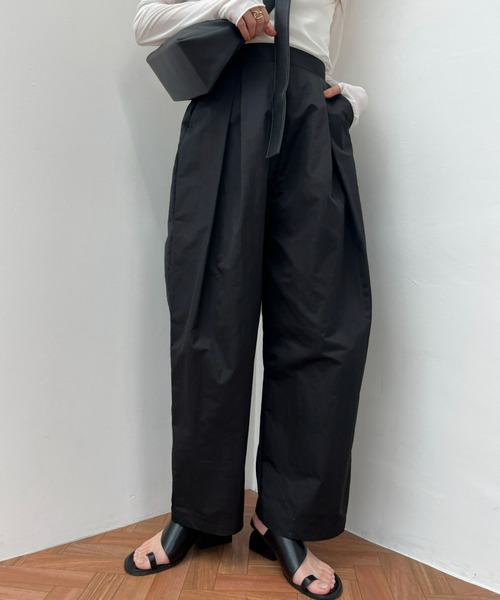 y/m（イム）の「T/Nタフタタックパンツ（その他パンツ・レディース・ブラック/アイボリー・FREE）」の2枚目の写真