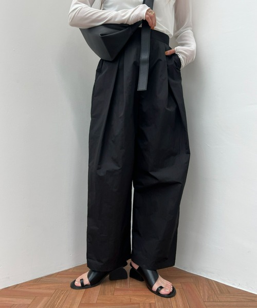 y/m（イム）の「T/Nタフタタックパンツ（その他パンツ・レディース・ブラック/アイボリー・FREE）」の16枚目の写真