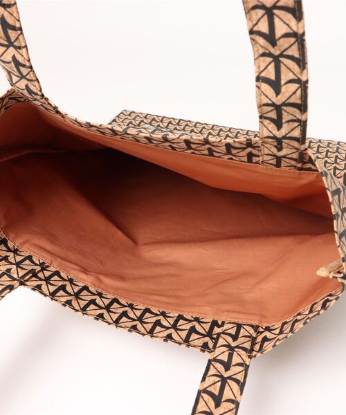 HELOYSE(エロイーズ)の「【HELOYSE/エロイーズ】 CORK FLAT TOTE(トートバッグ・レディース・ブラック/ホワイト・FREE)」の5枚目の写真