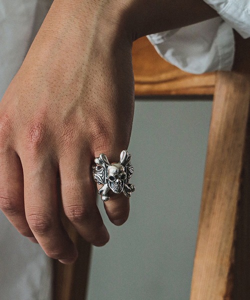 Crossbones & Skull Ring（リング）｜BILL WALL LEATHER（ビル