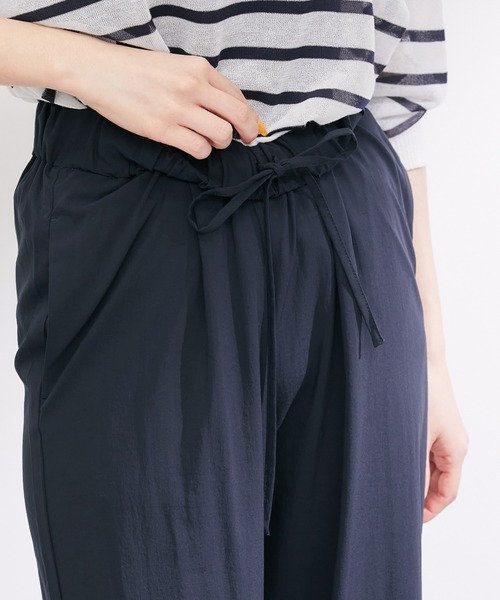 ROPE' PICNIC(ロペピクニック)の「新色追加/レーヨンナイロンイージーワイドパンツ(その他パンツ・レディース・ブルー/オフホワイト/ブラウン/ネイビー/チャコールグレー・36/40/38)」の11枚目の写真