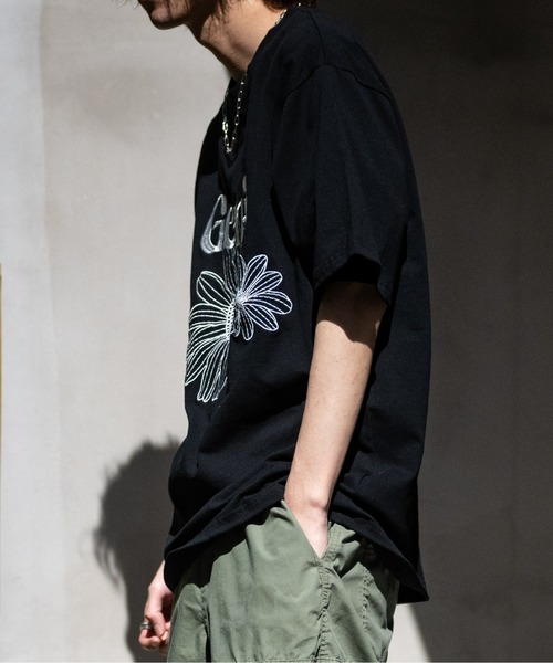 JOHN'S CLOSET（ジョンズクローゼット）の「【13】フロントフラワー BIGTシャツ（Tシャツ/カットソー・メンズ・ブラック/ホワイト/ホワイト系その他・MEDIUM/LARGE）」の13枚目の写真