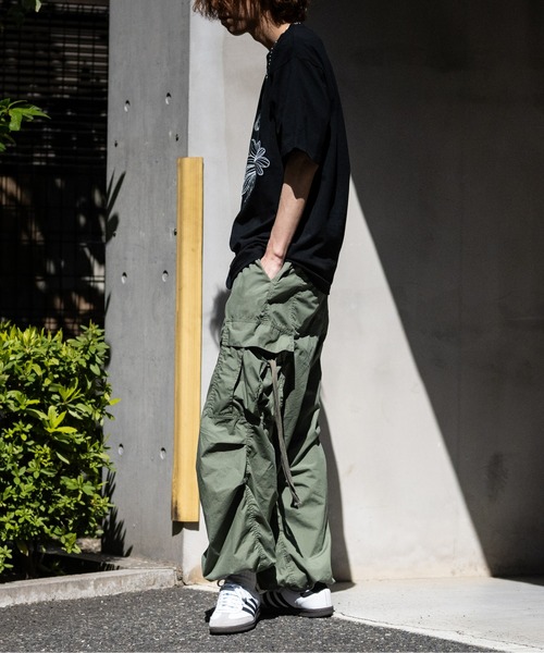 JOHN'S CLOSET（ジョンズクローゼット）の「【13】フロントフラワー BIGTシャツ（Tシャツ/カットソー・メンズ・ブラック/ホワイト/ホワイト系その他・MEDIUM/LARGE）」の16枚目の写真