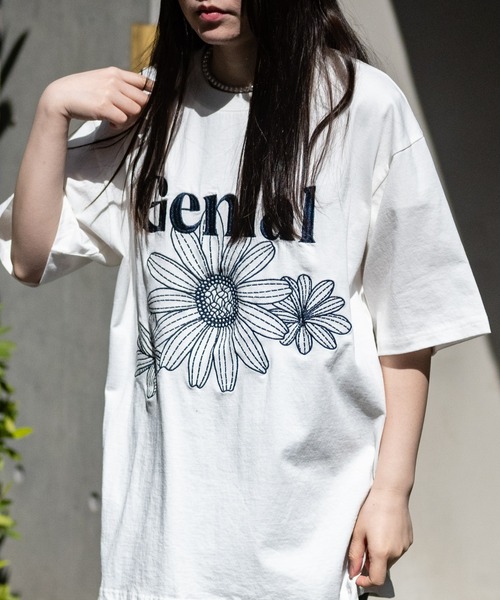 JOHN'S CLOSET（ジョンズクローゼット）の「【13】フロントフラワー BIGTシャツ（Tシャツ/カットソー・メンズ・ブラック/ホワイト/ホワイト系その他・MEDIUM/LARGE）」の5枚目の写真