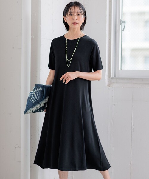 23区 L(ニジュウサンクオオキイサイズ)の「【洗える】レーヨンポリエステルストレッチ フレア ワンピース(ワンピース・レディース・ネイビー系/ブラック系/カーキ系・44/46)」の2枚目の写真