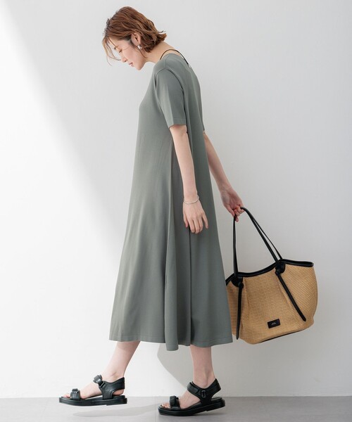 23区 L(ニジュウサンクオオキイサイズ)の「【洗える】レーヨンポリエステルストレッチ フレア ワンピース(ワンピース・レディース・ネイビー系/ブラック系/カーキ系・44/46)」の10枚目の写真