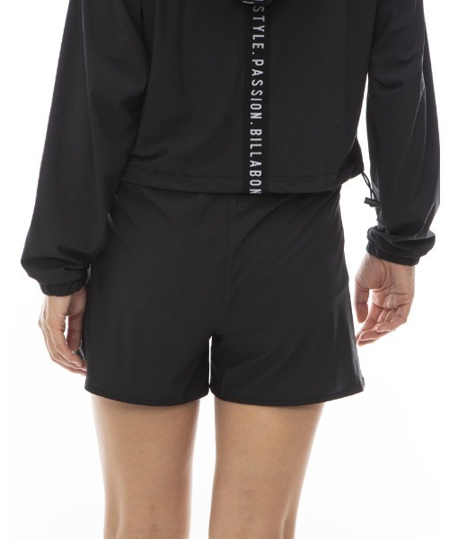 BILLABONG(ビラボン)の「BILLABONG レディース 【ACTIVE】 ACTIVE 2WAY SHORTS トレーニングショーツ 【2024年春夏モデル】/ビラボン(その他パンツ・レディース・パープル/ブラック・MEDIUM/LARGE)」の4枚目の写真