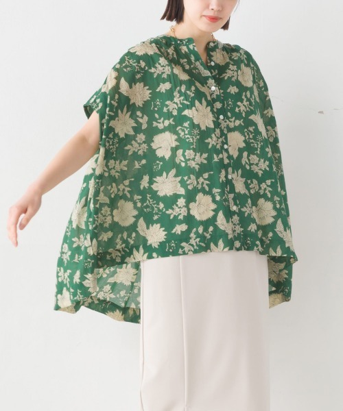 OMNES（オムネス）の「コットンボイル総柄フレンチスリーブギャザーシャツ（シャツ/ブラウス・レディース・アイボリー/ブラック×ホワイト/ブラック×グリーン/グリーン系その他/ブルー系その他/パープル/キナリ/ネイビー/パープル系その他/ブラック系その他/ブラウン系その他/グリーン系その他2・FREE）」の7枚目の写真