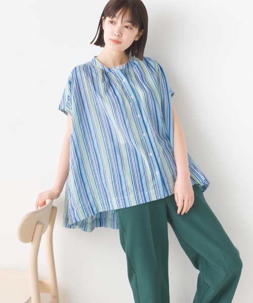 OMNES（オムネス）の「コットンボイル総柄フレンチスリーブギャザーシャツ（シャツ/ブラウス・レディース・アイボリー/ブラック×ホワイト/ブラック×グリーン/グリーン系その他/ブルー系その他/パープル/キナリ/ネイビー/パープル系その他/ブラック系その他/ブラウン系その他/グリーン系その他2・FREE）」の10枚目の写真