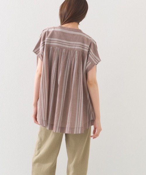 OMNES(オムネス)の「コットンボイル総柄フレンチスリーブギャザーシャツ(シャツ/ブラウス・レディース・アイボリー/ブラック×グリーン/ブラック×ホワイト/パープル/グリーン系その他/ブルー系その他/パープル系その他/キナリ/ネイビー/グリーン系その他2/ブラック系その他/ブラウン系その他・FREE)」の22枚目の写真