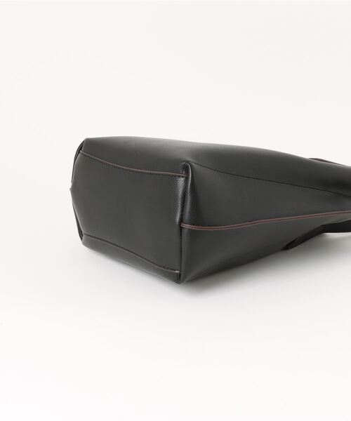 Legato Largo(レガートラルゴ)の「Legato Largo / かるいかばん 縦型2WAYトート / LG-P0117(トートバッグ・レディース・ブラック/アイボリー/オリーブ/ライトブルー/ベージュ/ラベンダー/イエロー/キャメル/ベージュ系その他・ONESIZE)」の11枚目の写真