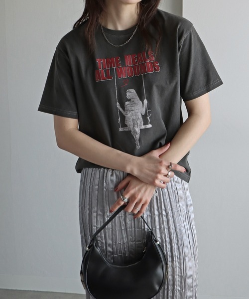COURO(コウロ)の「アソートピグメントTシャツ(Tシャツ/カットソー・レディース・ブラック/ブラック系5/ブラック系6/ブラック系7/ブラック系8/ブラック系2/ブラック系4/ブラック系/ブラック系1/ブラック系3・M/L)」の1枚目の写真