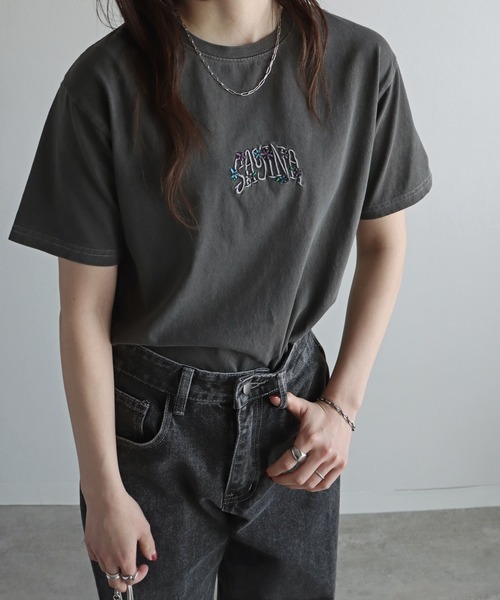 COURO(コウロ)の「アソートピグメントTシャツ(Tシャツ/カットソー・レディース・ブラック/ブラック系5/ブラック系6/ブラック系7/ブラック系8/ブラック系2/ブラック系4/ブラック系/ブラック系1/ブラック系3・M/L)」の5枚目の写真