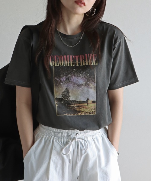COURO(コウロ)の「アソートピグメントTシャツ(Tシャツ/カットソー・レディース・ブラック/ブラック系5/ブラック系6/ブラック系7/ブラック系8/ブラック系2/ブラック系4/ブラック系/ブラック系1/ブラック系3・M/L)」の6枚目の写真
