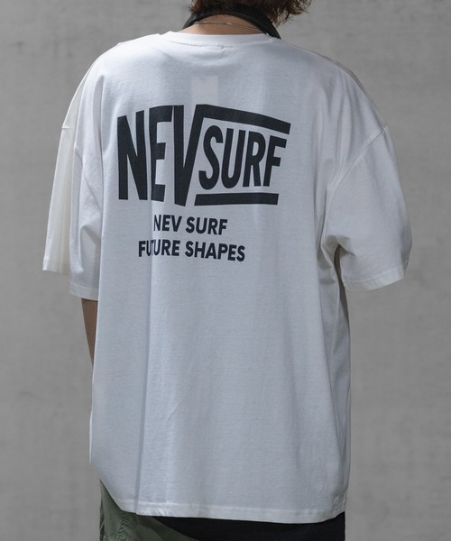 JOHN'S CLOSET（ジョンズクローゼット）の「【40I】バックロゴプリント オーバーサイズ Tシャツ（Tシャツ/カットソー・メンズ・ホワイト系1/ホワイト系2/ブラック系1/グレー系1/ブラック系2/ベージュ系1/グリーン系1/ピンク系1/オレンジ系1/オレンジ系2/ブルー系1/ベージュ系2/ライトグリーン系1/ブラック系3/ホワイト系4/ホワイト系5/ホワイト系3・MEDIUM/LARGE/X-LARGE）」の3枚目の写真